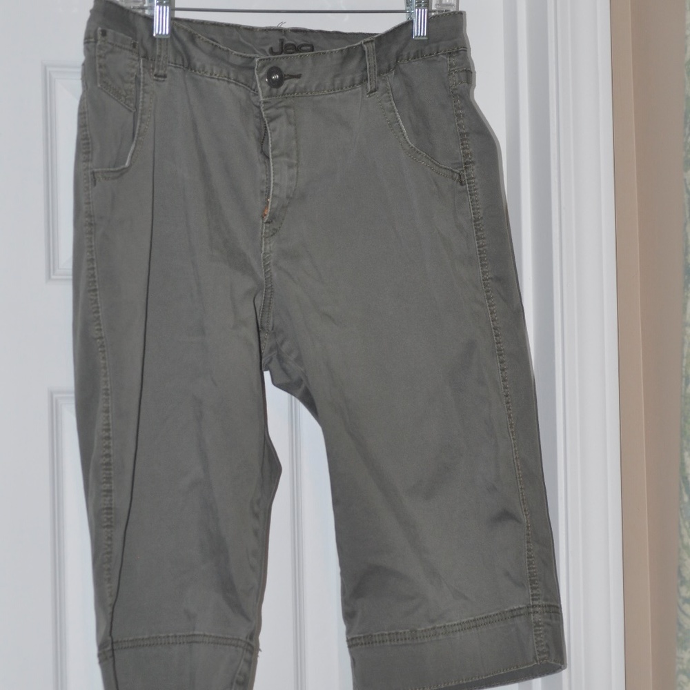 Jag Shorts Size 16